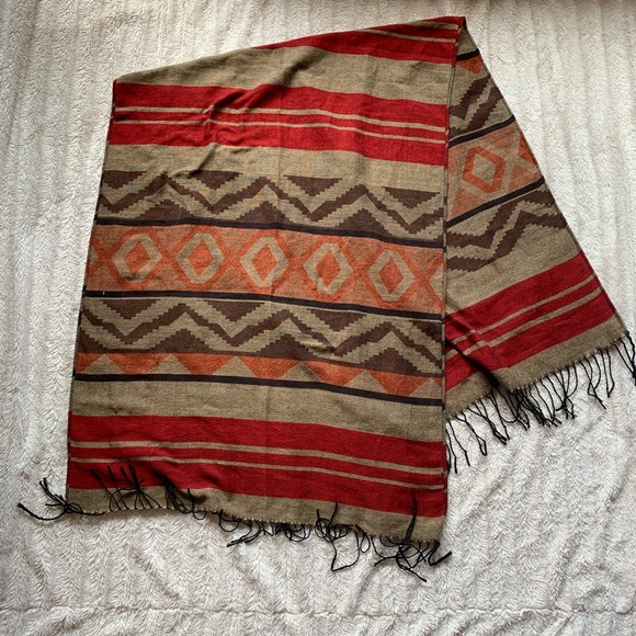 Large Pattern Scarf - Picture 1 of 2